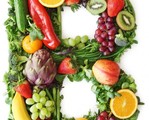 سبزیجاتی که به شکل ویتامین B در کنار هم قرار گرفته اند